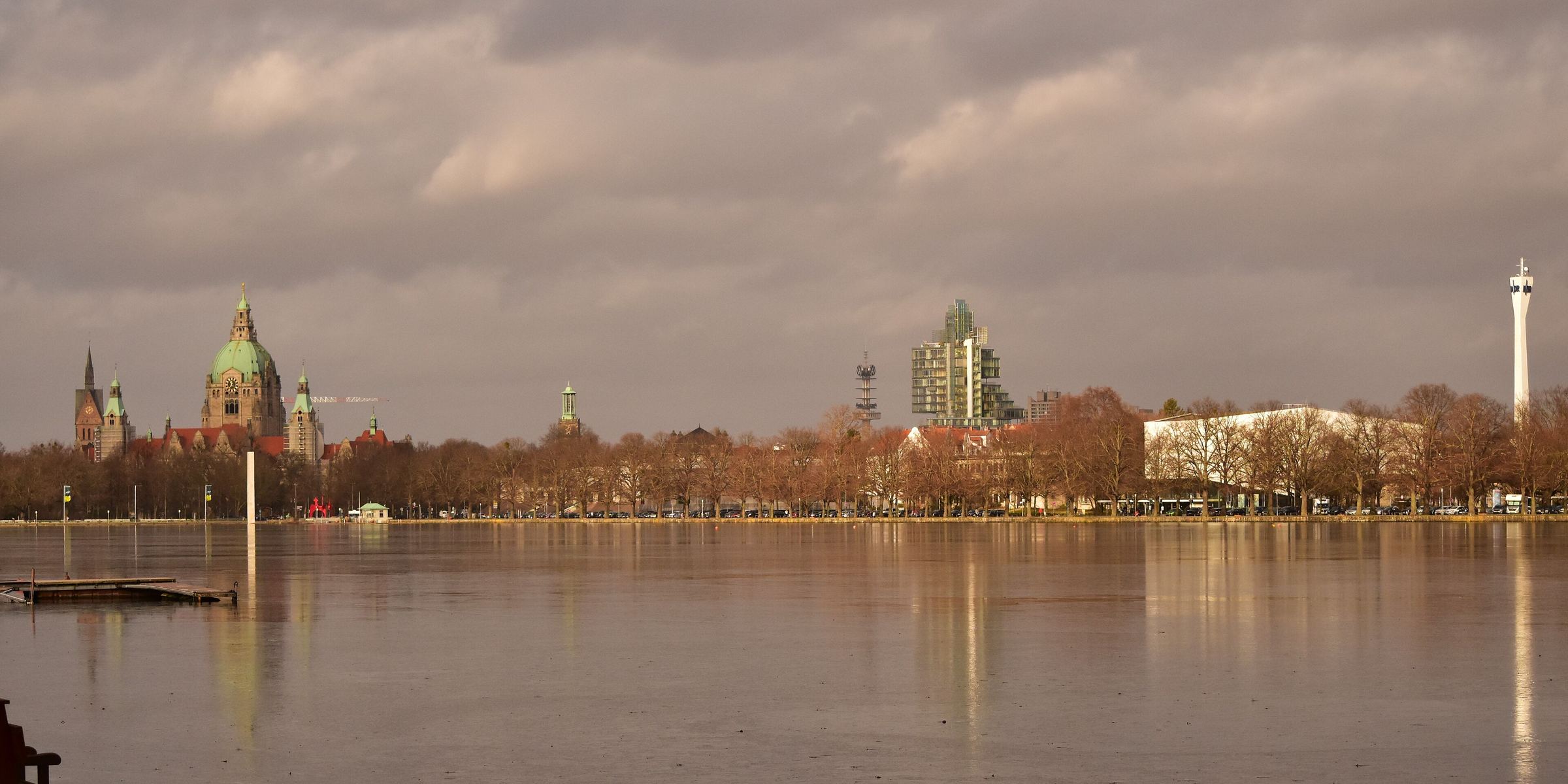 Hannover: Maschsee mit Neuem Rathaus