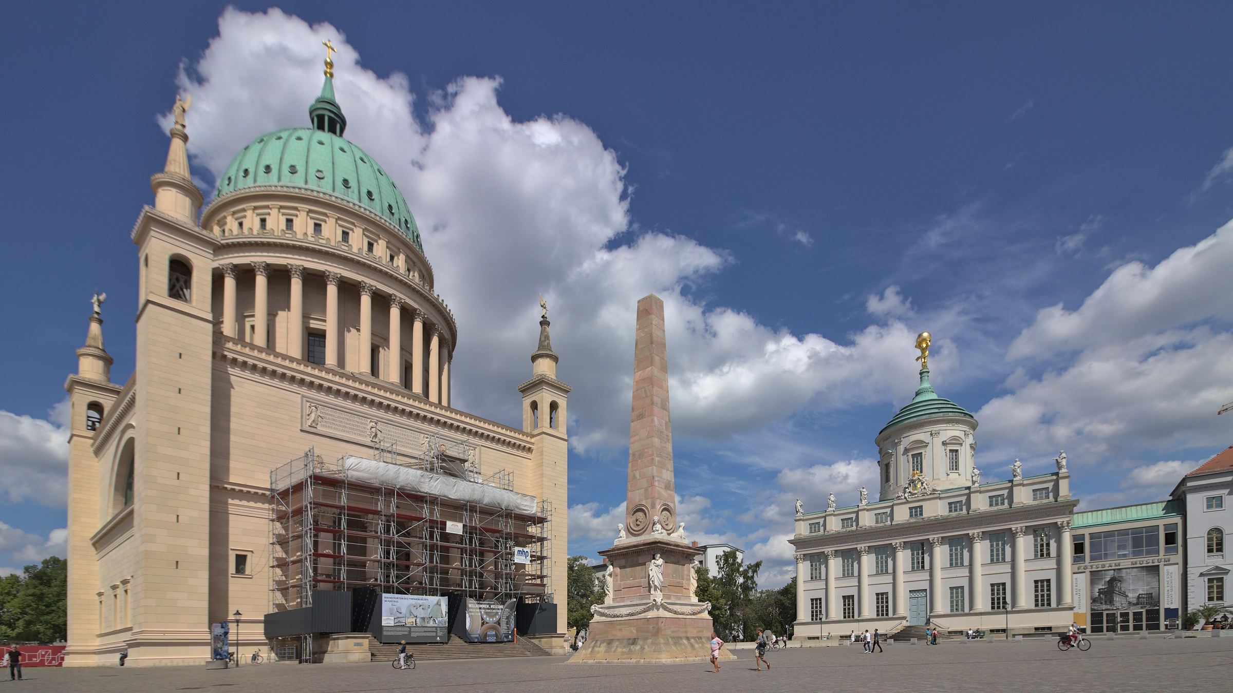 Potsdam: Alter Markt mit St. Nikolaikirche und Obelisk
